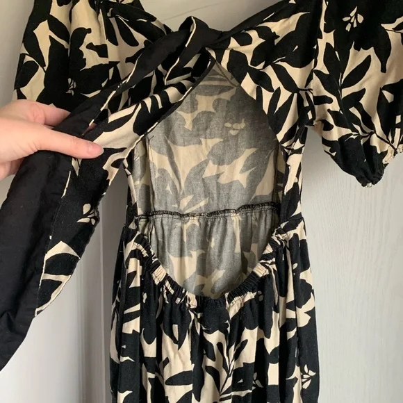 Who What Wear Black and Cream Floral puff Sleeve Dress - Picture 8 of 9